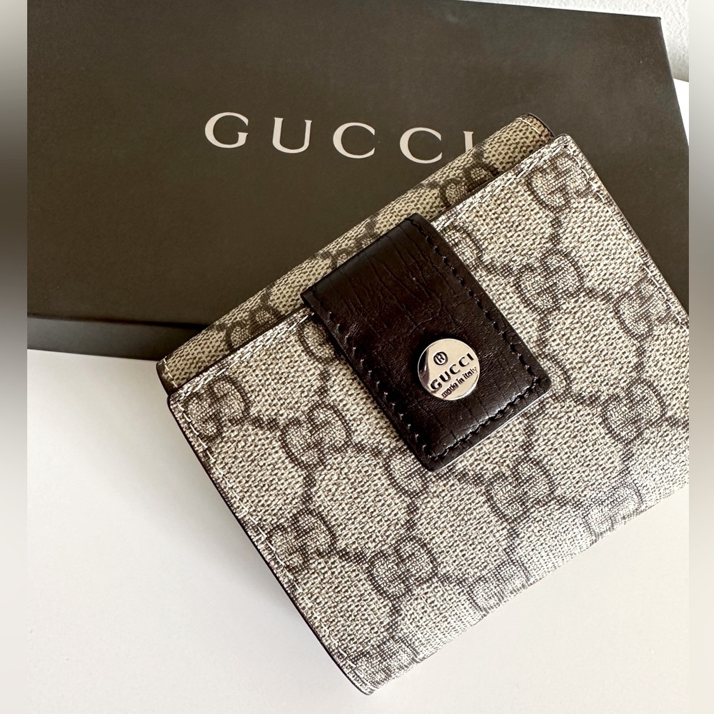 NEW GUCCI Bi-fold Monogram GG Supreme Canvas wallet